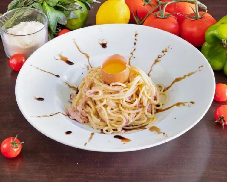 Repas de séminaire d'entreprise dans un restaurant italien le soir à Paris pour manger des pâtes, Paris 18, Bella Italia